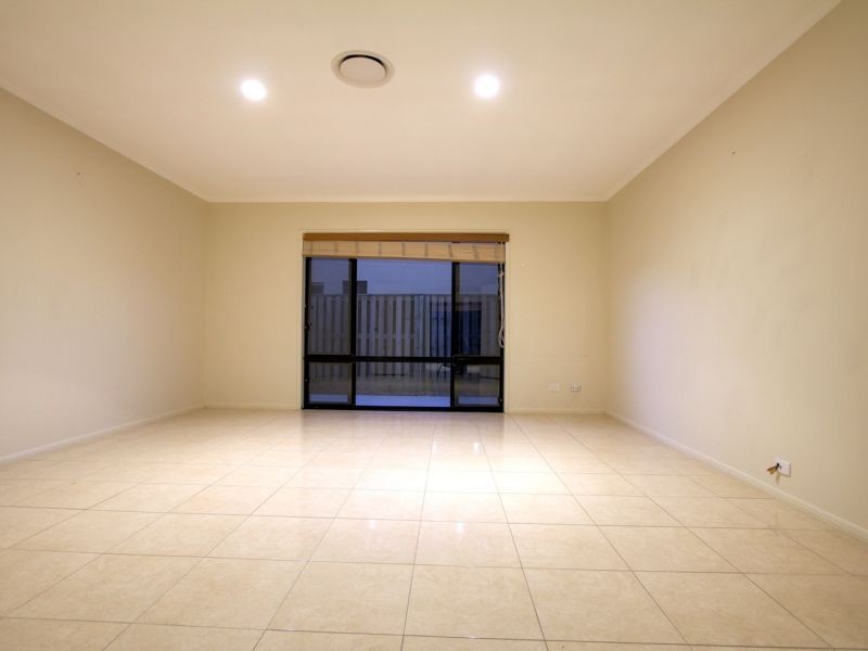 37 Regatta Avenue, Oxenford QLD 4210