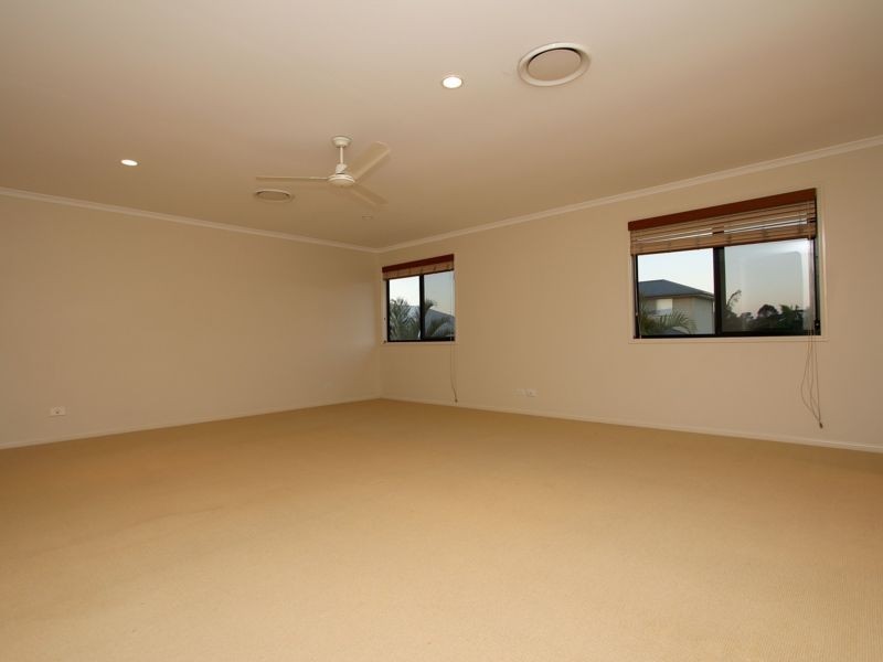 37 Regatta Avenue, Oxenford QLD 4210