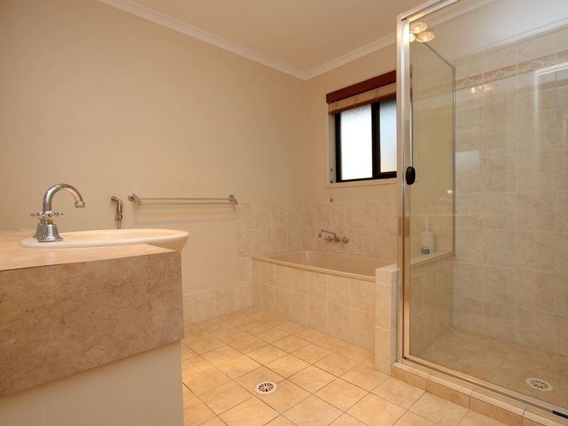 37 Regatta Avenue, Oxenford QLD 4210