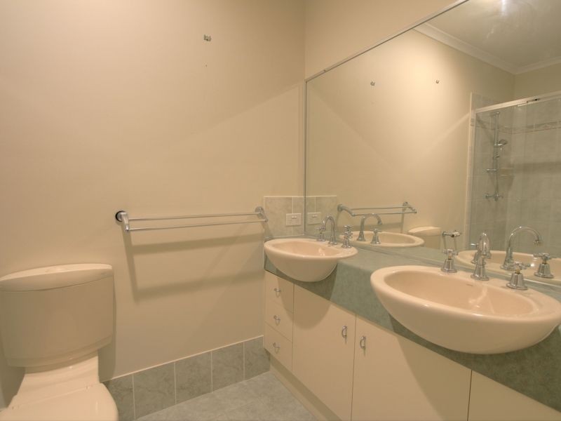 37 Regatta Avenue, Oxenford QLD 4210