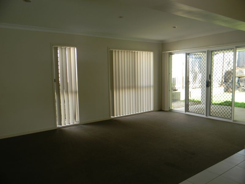 8 Henry Street, Coomera QLD 4209