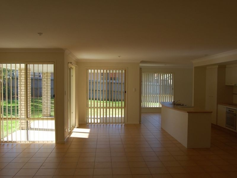 19 Billinghurst Crescent, Upper Coomera QLD 4209