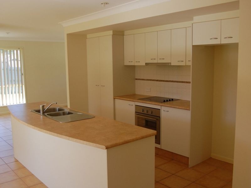 19 Billinghurst Crescent, Upper Coomera QLD 4209