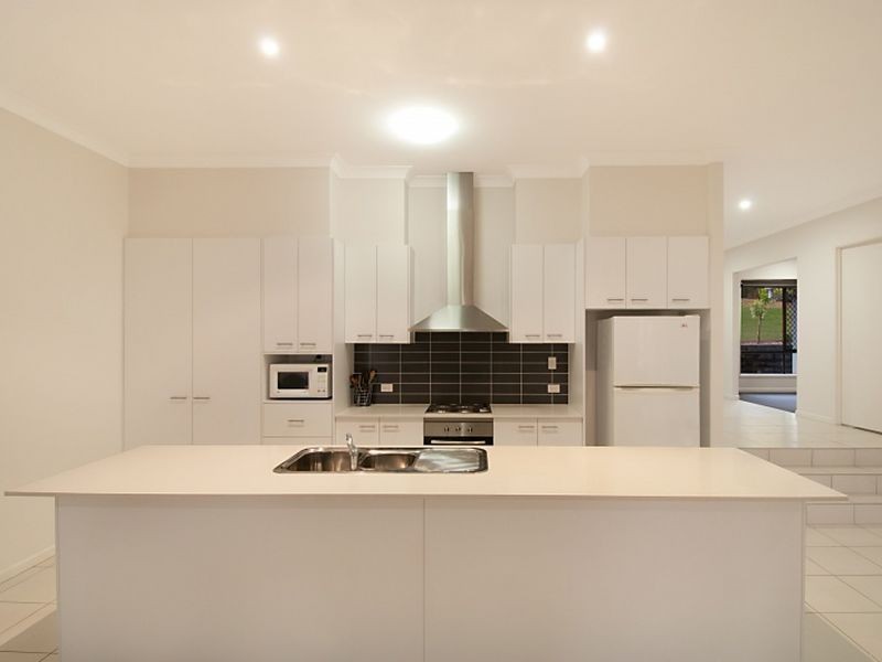 37 Yarrayne Valley Drive, Upper Coomera QLD 4209