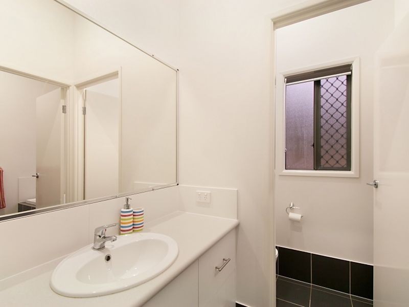 37 Yarrayne Valley Drive, Upper Coomera QLD 4209