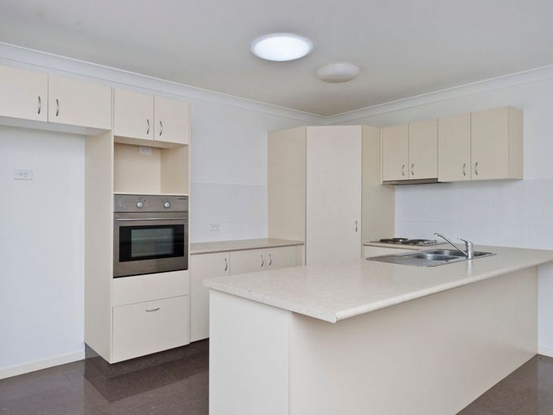 2/16 Redstart Street, Upper Coomera QLD 4209