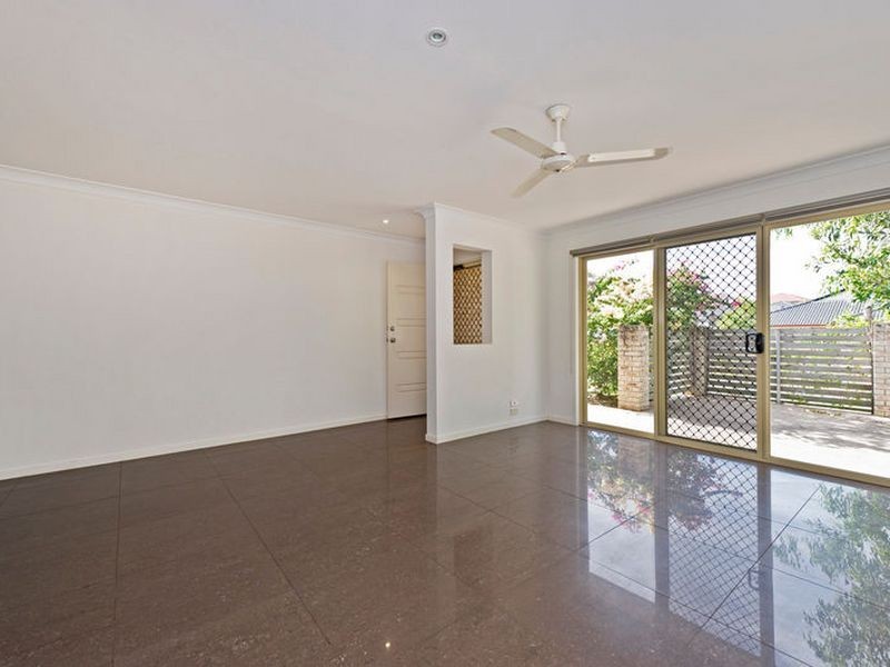 2/16 Redstart Street, Upper Coomera QLD 4209