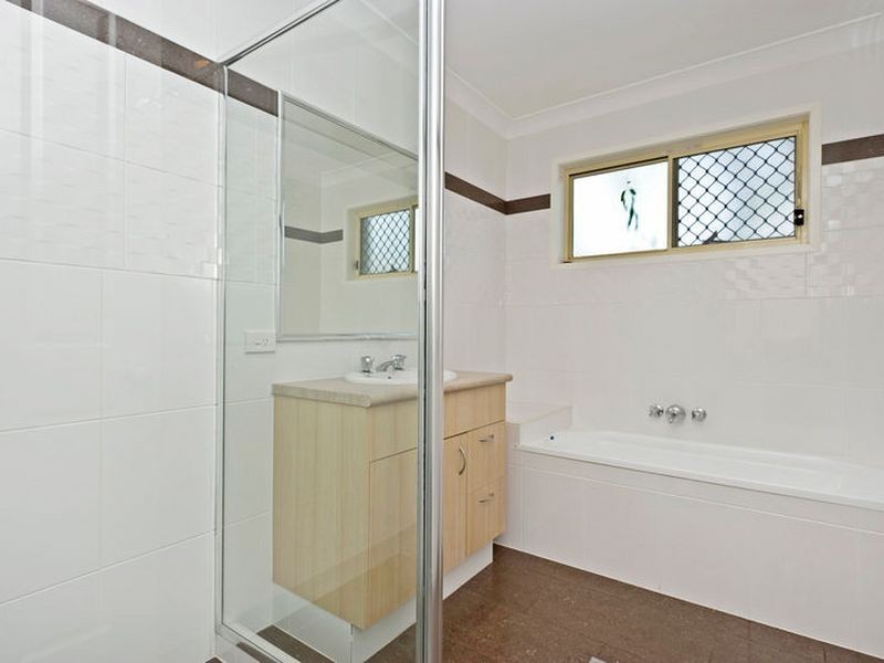 2/16 Redstart Street, Upper Coomera QLD 4209