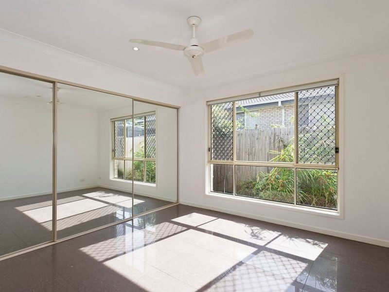 2/16 Redstart Street, Upper Coomera QLD 4209