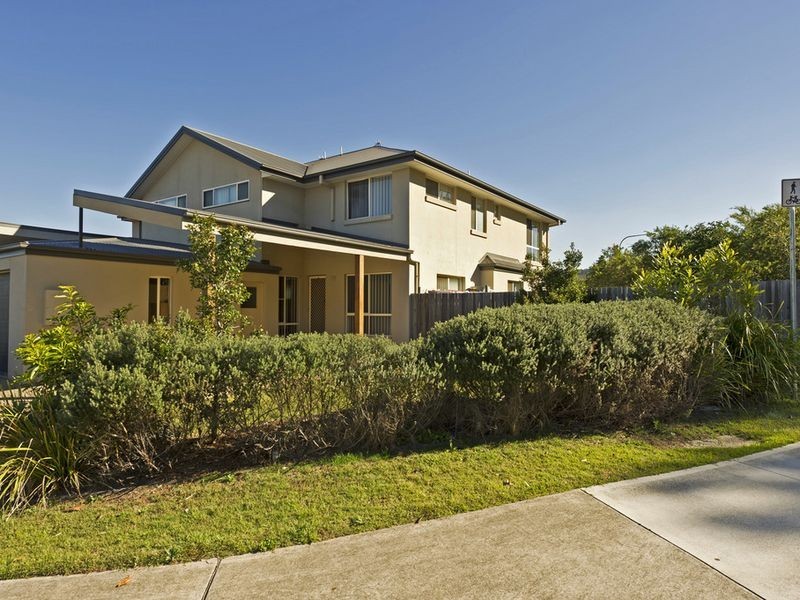 2/1 Gannon Way, Upper Coomera QLD 4209