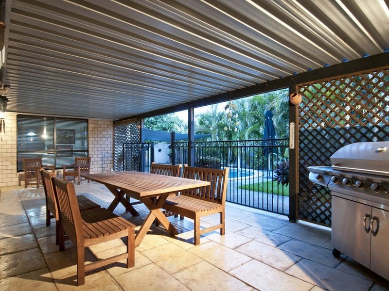 1 Blueash Crescent, Oxenford QLD 4210