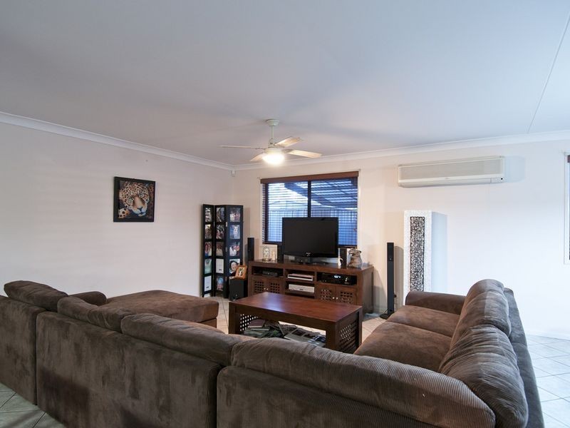 1 Blueash Crescent, Oxenford QLD 4210