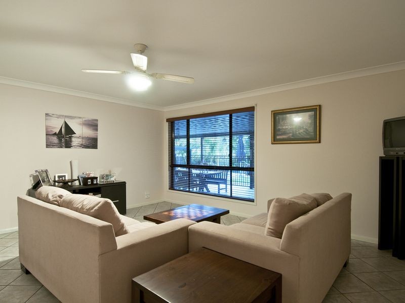 1 Blueash Crescent, Oxenford QLD 4210