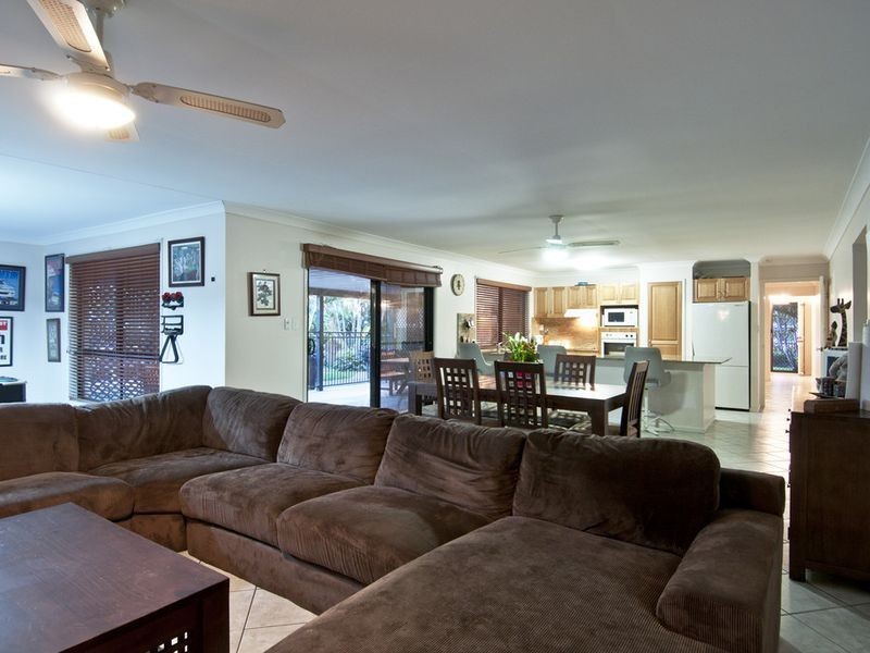 1 Blueash Crescent, Oxenford QLD 4210