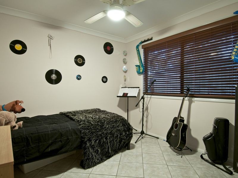 1 Blueash Crescent, Oxenford QLD 4210