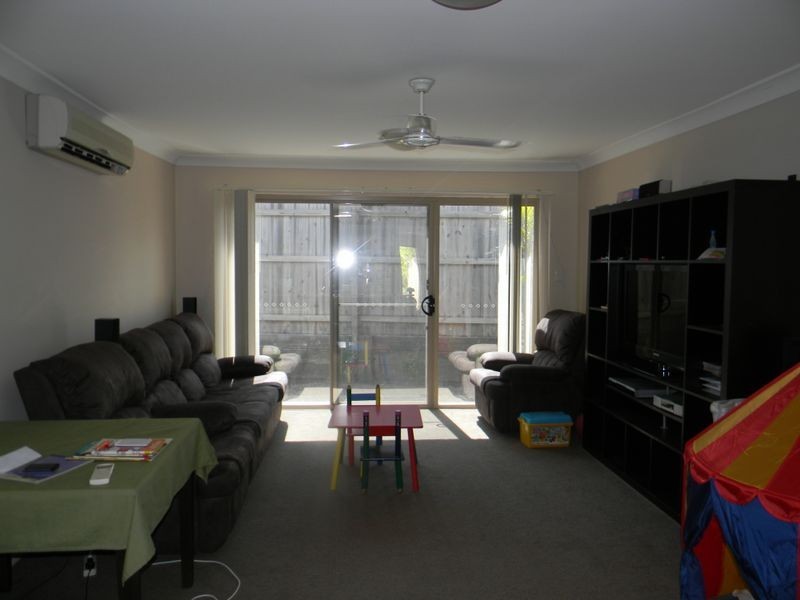 2/15 Sandhurst Street, Upper Coomera QLD 4209