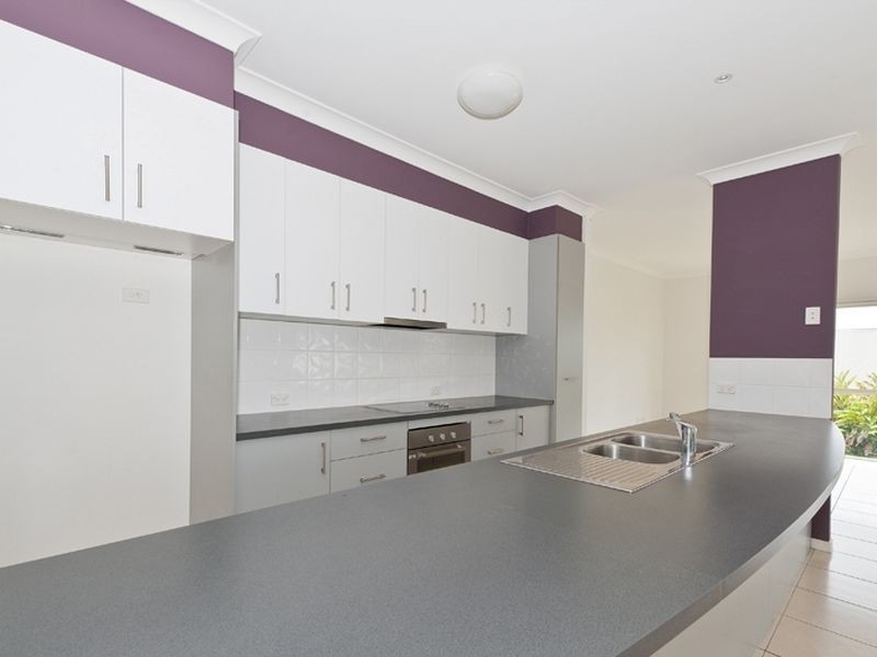 9 Sailaway Court, Coomera Waters QLD 4209