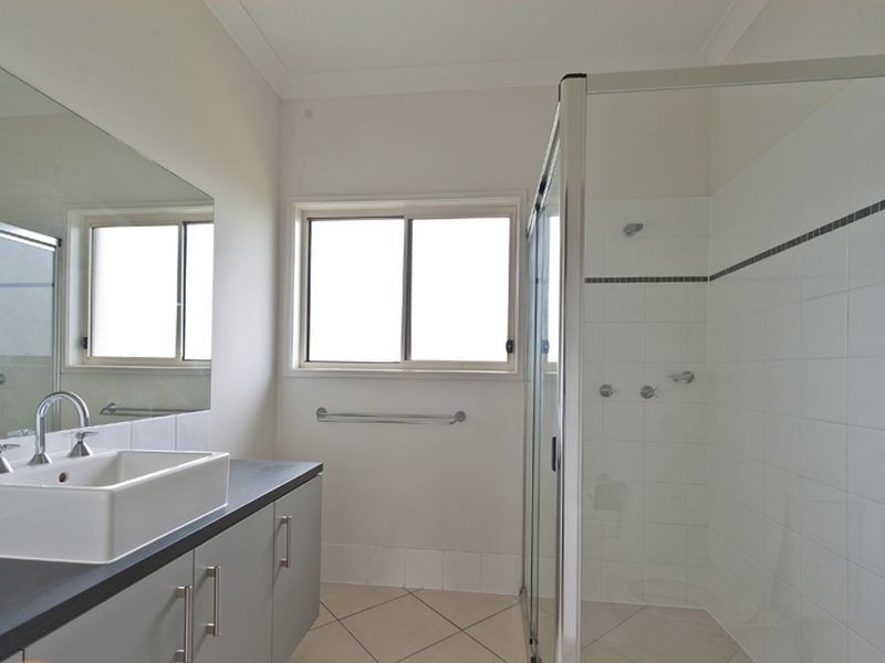 9 Sailaway Court, Coomera Waters QLD 4209