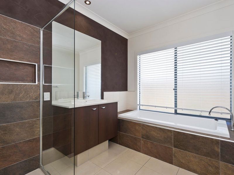 23 Yarrayne Valley Drive, Upper Coomera QLD 4209