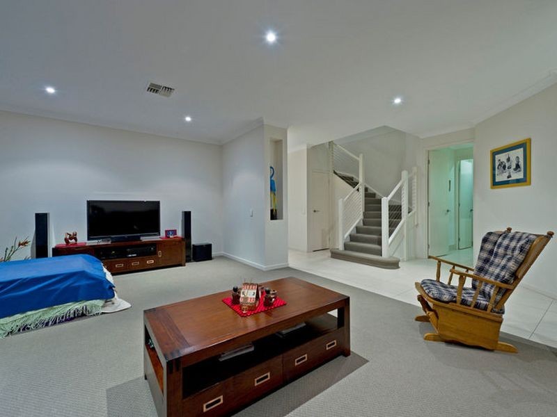 18 Rose Valley Drive, Upper Coomera QLD 4209