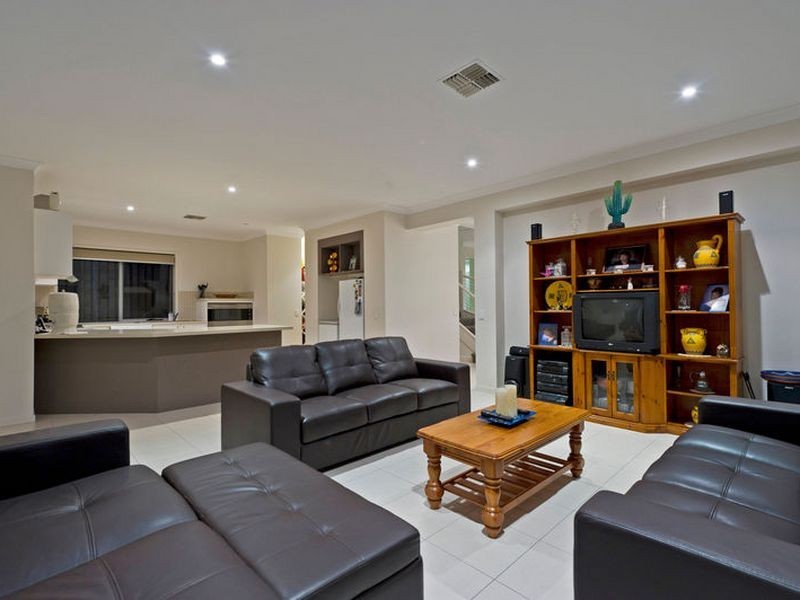 18 Rose Valley Drive, Upper Coomera QLD 4209