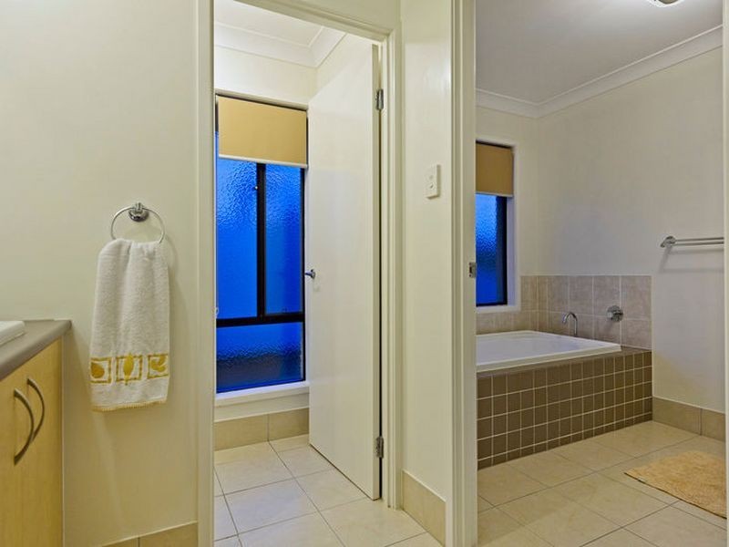 6 Kintail Lane, Coomera Waters QLD 4209