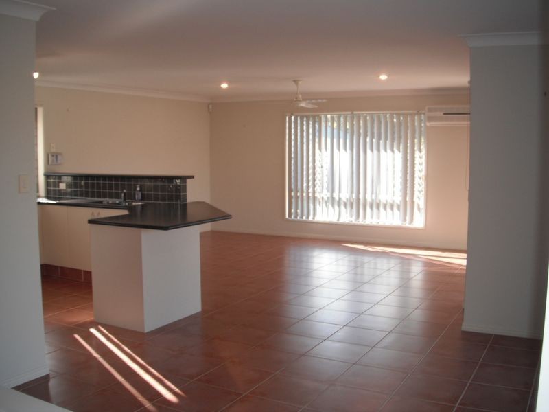 8 Habitat Way, Upper Coomera QLD 4209