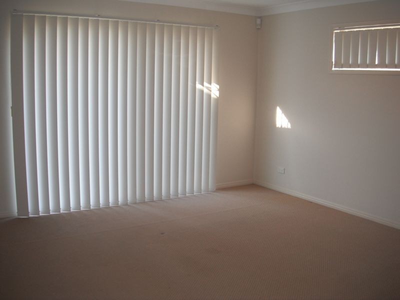 8 Habitat Way, Upper Coomera QLD 4209