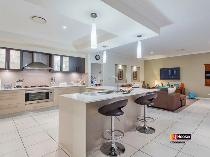 8 Kintail Lane, Coomera Waters QLD 4209