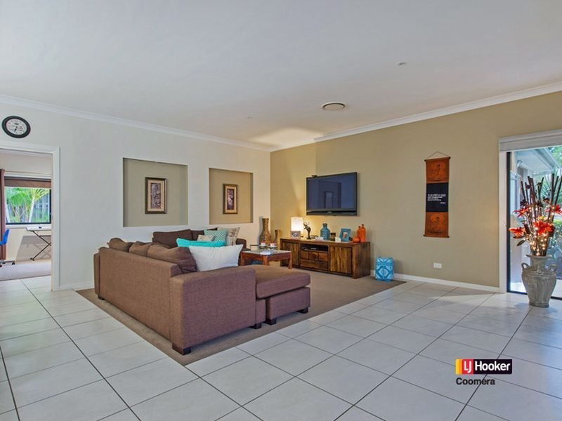 8 Kintail Lane, Coomera Waters QLD 4209