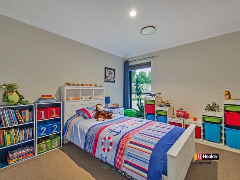 8 Kintail Lane, Coomera Waters QLD 4209