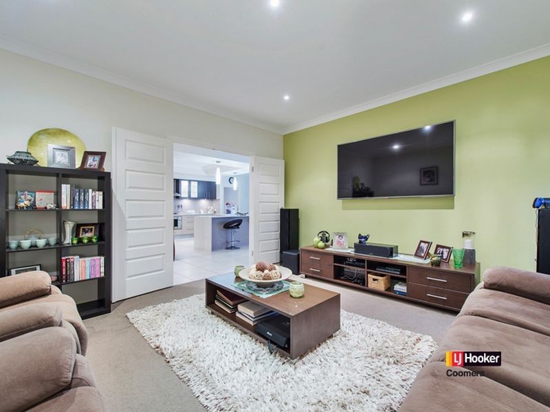 8 Kintail Lane, Coomera Waters QLD 4209