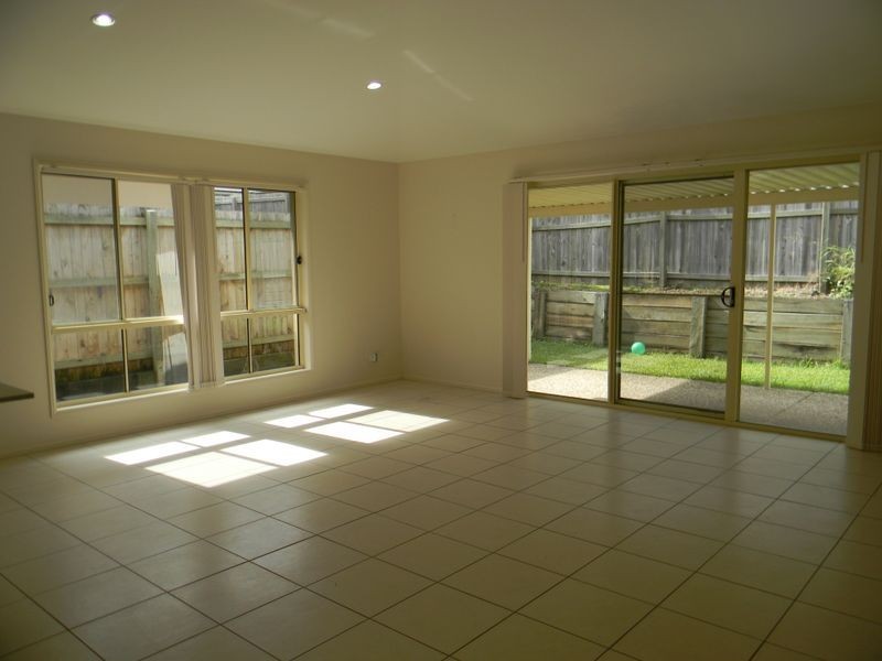 6 Madison Road, Coomera QLD 4209