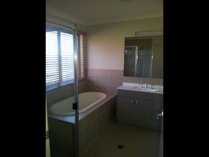 42 Rix Drive, Upper Coomera QLD 4209