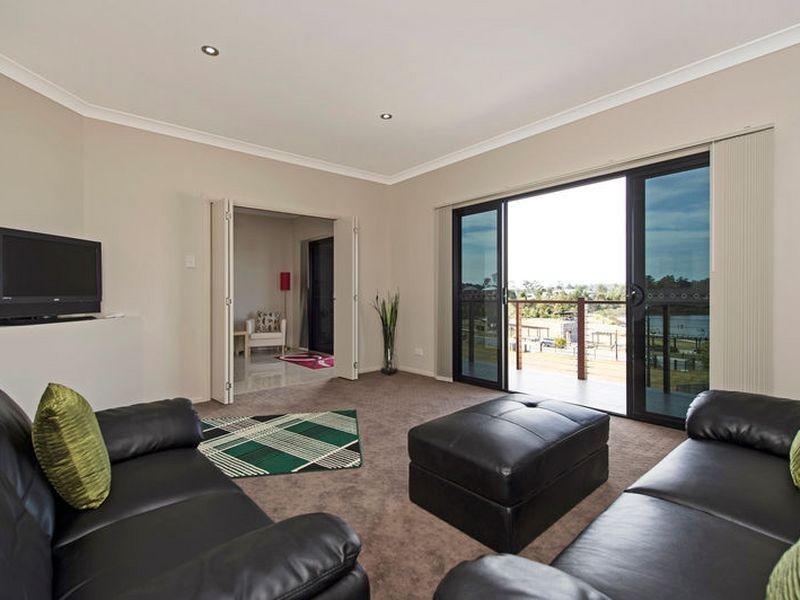 27 Garawarra Crescent, Upper Coomera QLD 4209