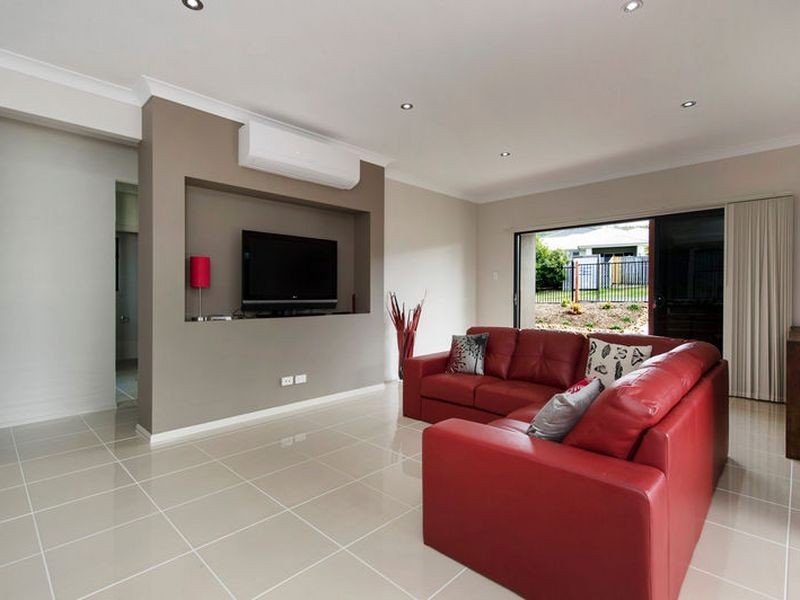 27 Garawarra Crescent, Upper Coomera QLD 4209