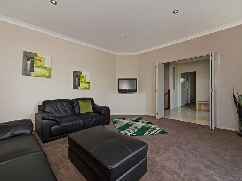 27 Garawarra Crescent, Upper Coomera QLD 4209