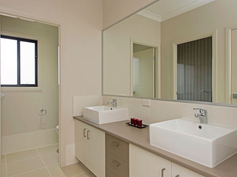 27 Garawarra Crescent, Upper Coomera QLD 4209