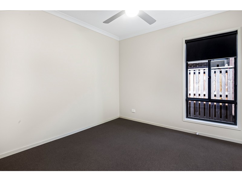 433 Gainsborough Drive, Pimpama QLD 4209