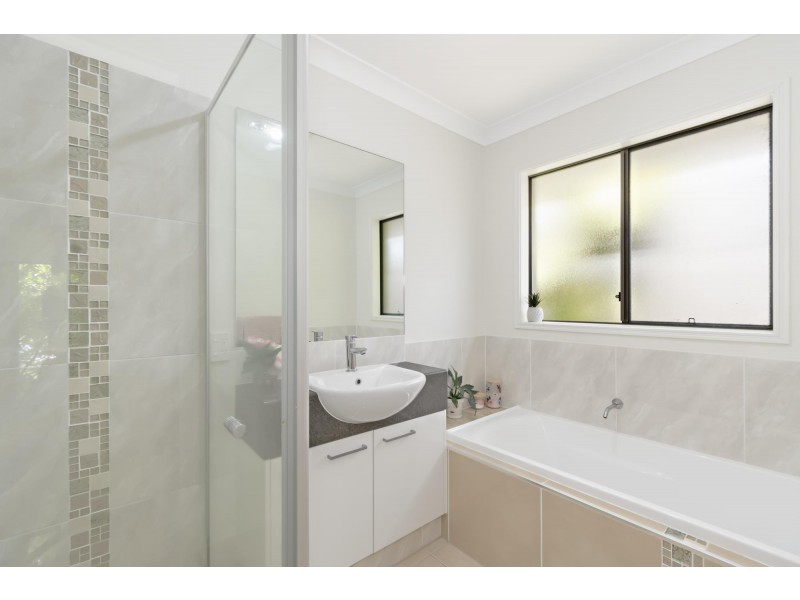 14 Valley Brook Rise, Maudsland QLD 4210