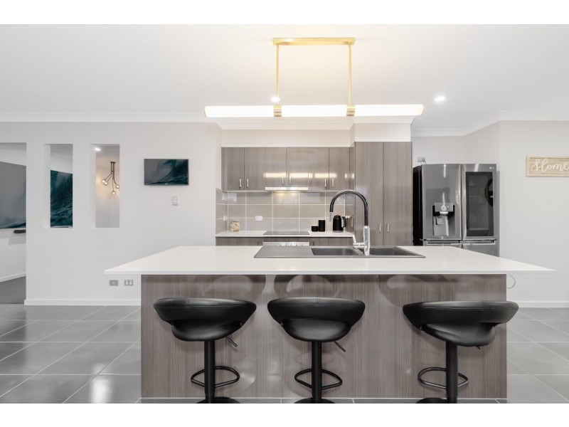 55 Woodrose Circuit, Pimpama QLD 4209