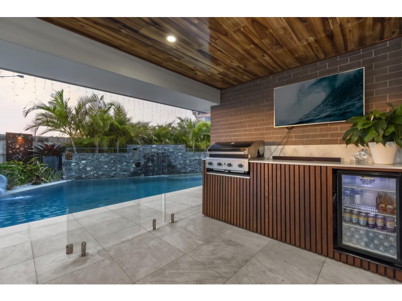 55 Woodrose Circuit, Pimpama QLD 4209