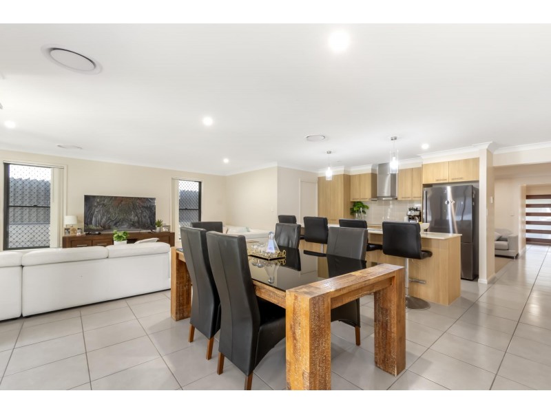 19 Gatina Crescent, Coomera QLD 4209