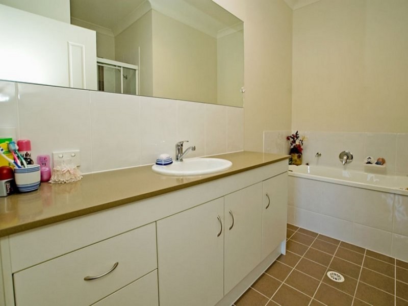 8 Macdonald Avenue, Upper Coomera QLD 4209