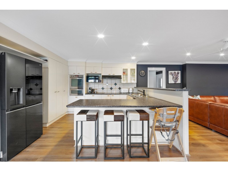 92 Teasdale Drive, Nerang QLD 4211