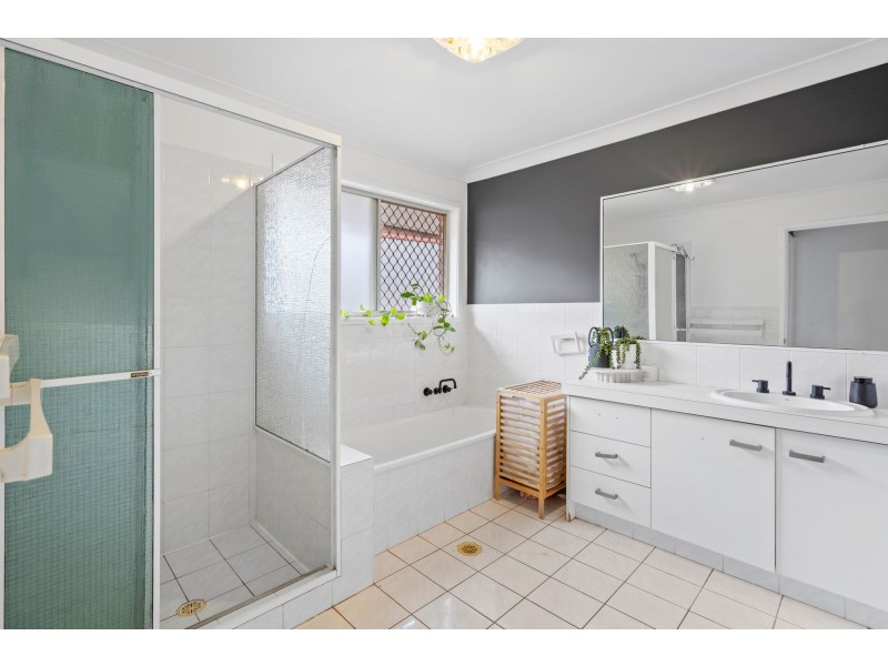 92 Teasdale Drive, Nerang QLD 4211