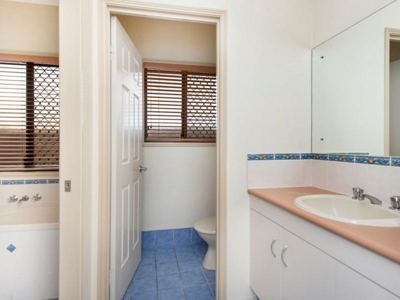 44 Albert Valley Drive, Bahrs Scrub QLD 4207