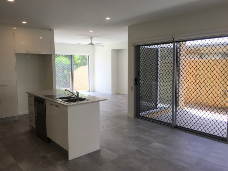 16 Crinum Circuit, Coomera QLD 4209