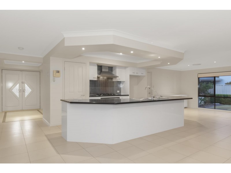 19 Lagos Court, Coombabah QLD 4216