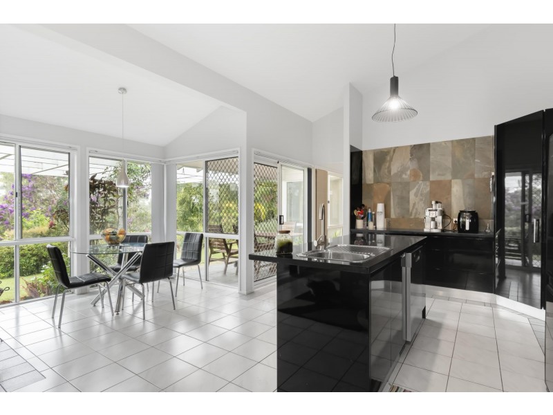 607 Henri Robert Drive, Tamborine Mountain QLD 4272